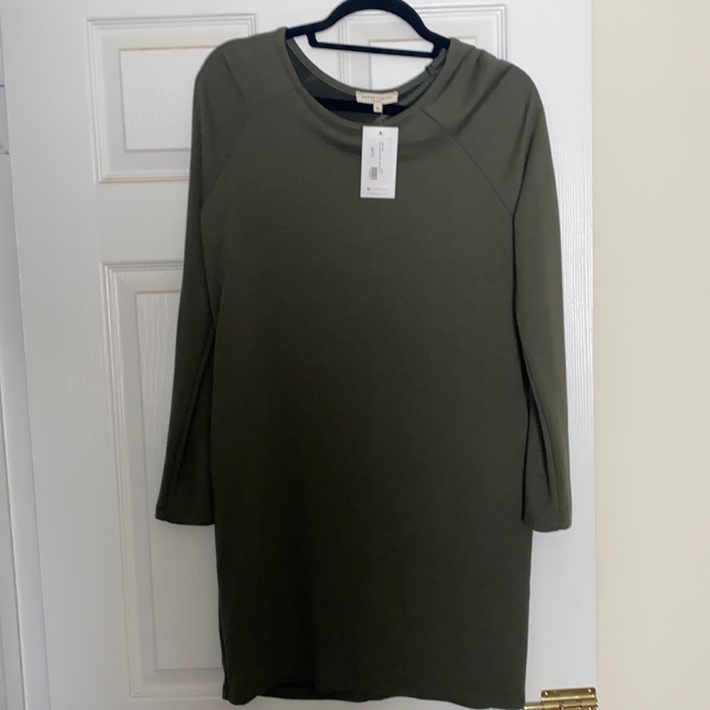 Back keyhole knit dress